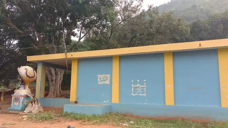 Arulmigu Uthukuttai Mariyamman Temple, Kezhikallpattu - 606803 அருள்மிகு ஊத்துக்குட்டைமாரியம்மன் திருக்கோயில், Kezhikallpattu - 606803, Tiruvannamalai - Ancient Temple Architecture and History Image 4