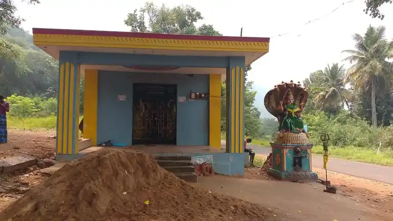 Arulmigu Uthukuttai Mariyamman Temple, Kezhikallpattu - 606803 அருள்மிகு ஊத்துக்குட்டைமாரியம்மன் திருக்கோயில், Kezhikallpattu - 606803, Tiruvannamalai - Ancient Temple Architecture and History Image 5