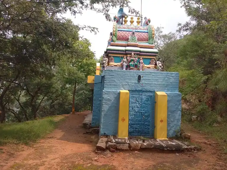Arulmigu Uthukuttai Mariyamman Temple, Kezhikallpattu - 606803 அருள்மிகு ஊத்துக்குட்டைமாரியம்மன் திருக்கோயில், Kezhikallpattu - 606803, Tiruvannamalai - Ancient Temple Architecture and History Image 9