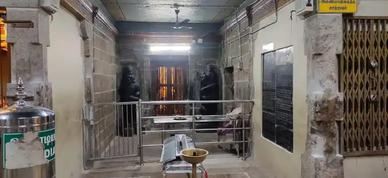 Arulmigu Uthvaaganathaswamy Temple, Thirumanancherri - 609801 அருள்மிகு உத்வாகநாதசுவாமி திருக்கோயில், Thirumanancherri - 609801, Mayiladuthurai - Ancient Temple Architecture and History Image 4