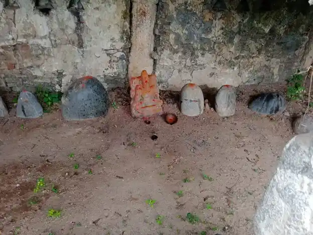 Arulmigu Uttamakaragam Kandamarugu Devathai Temple, Periyanur - 636812 அருள்மிகு உத்தமகரகம் கண்டமருகு தேவதை திருக்கோயில், பெரியானூர், Periyanur - 636812, Dharmapuri - Ancient Temple Architecture and History Image 5