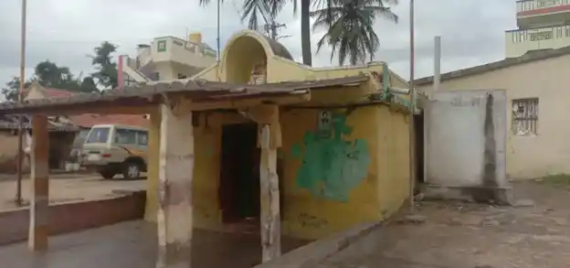 Arulmigu Uttamakaragam, Sakiyamman Temple, P Kottapalli - 635103 அருள்மிகு உத்தம கரகம், சாக்கியம்மன் திருக்கோயில், P Kottapalli - 635103, Krishnagiri - Ancient Temple Architecture and History Image 3