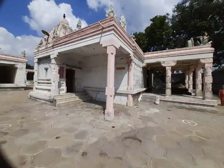 Arulmigu Utthira Veera Ragava Perumal Temple, Old Kottai Medu, Dharapuram - 638656 Arulmigu Utthira Veera Ragava Perumal Temple, Old Kottai Medu, Old Kottai Medu - 638656, Tiruppur - Ancient Temple Architecture and History Image 2