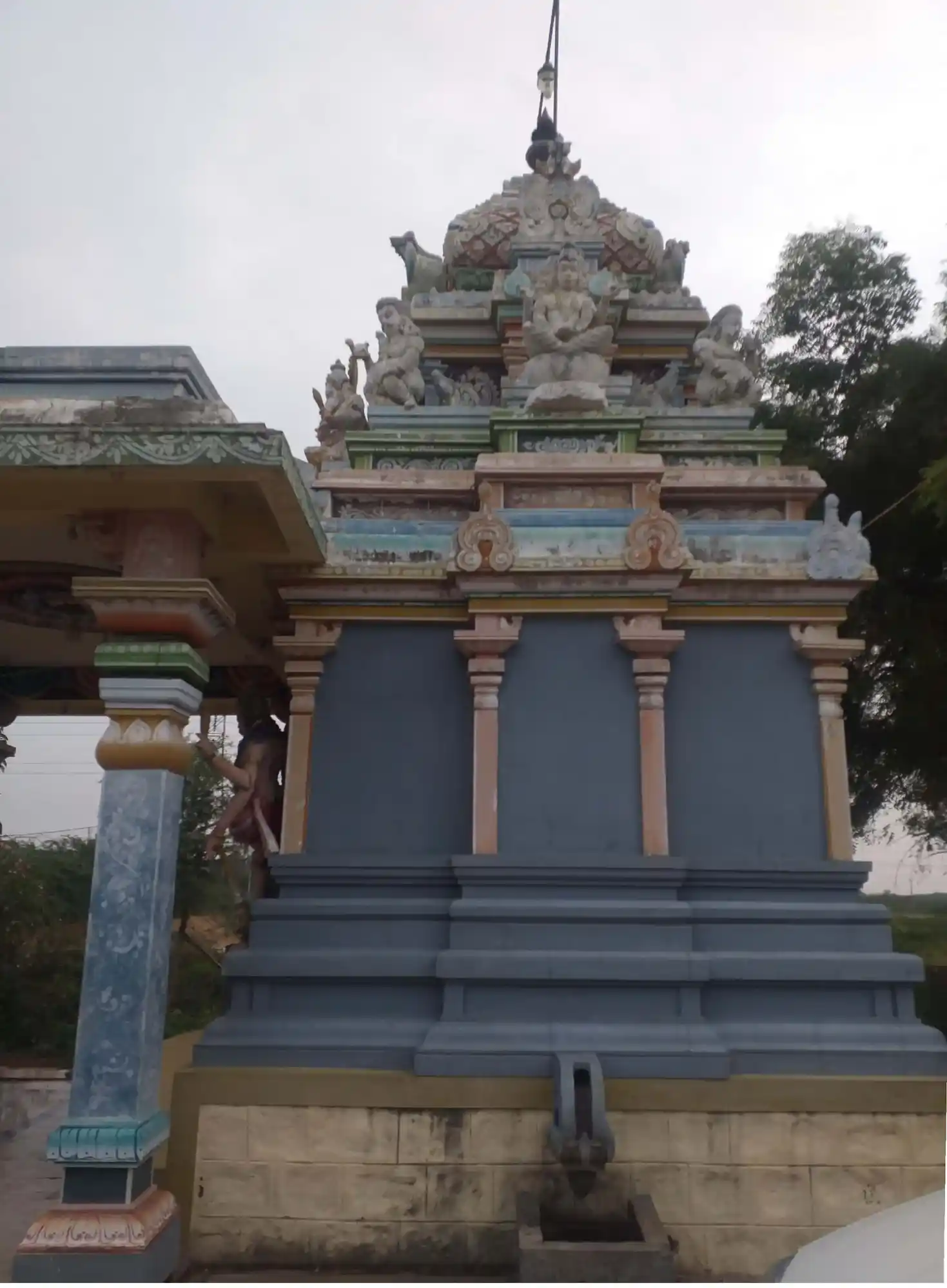 Arulmigu Uyyavanthamman Temple, Thirukalapatti - 630501 அருள்மிகு. ஒய்யவந்தம்மன் திருக்கோயில், Thirukalapatti - 630501, Sivagangai - Ancient Temple Architecture and History Image 4