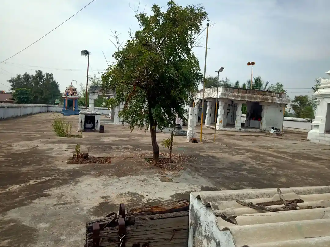 Arulmigu Vaaleeswarar Temple, Aalathur - 606208 Temple