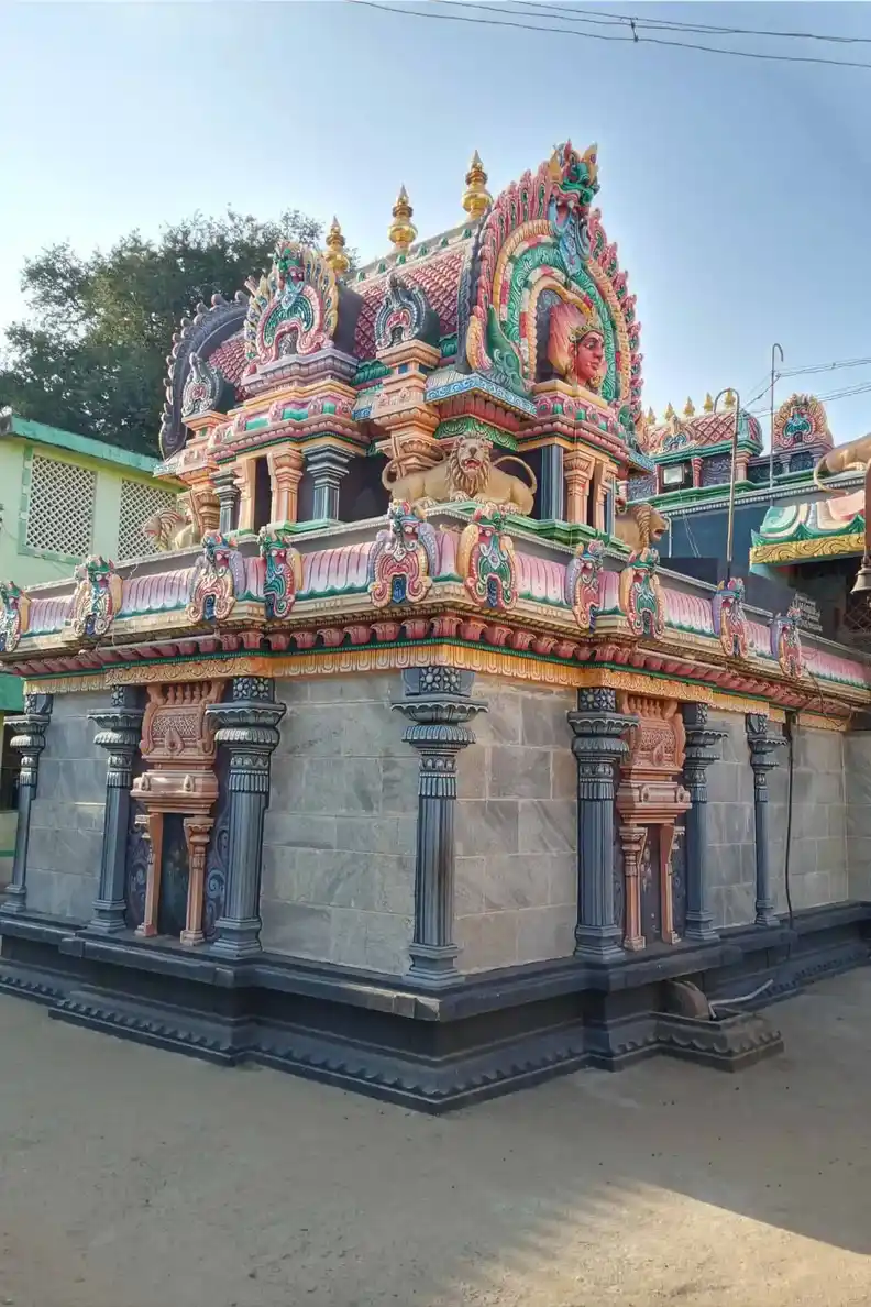 Arulmigu Vadabathrakaaliamman Temple, East Gate, Thanjavur - 613001