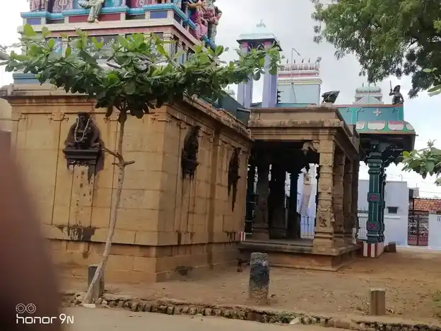 Arulmigu Vadakasiamman Temple, Middle Of The Street, Ariyanayakipuram - 627862