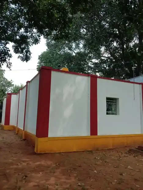 Arulmigu Vadakku Malayaan And Mariyamman Swamy Temple, Nadupatti, Kalipettai - 636905 அருள்மிகு வடக்கு மலையான் மற்றும் மாரியம்மன் சுவாமி திருக்கோயில், Nadupatti, Kalipettai - 636905, Dharmapuri - Ancient Temple Architecture and History Image 2