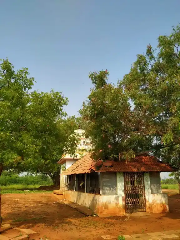 Arulmigu Vadakku Vasal Chelliyamman Temple, Attappatti - 625108 அருள்மிகு வடக்குவாசல் செல்லியம்மன் திருக்கோயில், Attappatti - 625108, Madurai - Ancient Temple Architecture and History Image 4