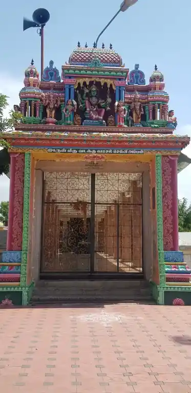 Arulmigu Vadakku Vasal Selli Amman Temple, Kalappur - 630501 Arulmigu Vadakku Vasal Selli Amman Temple, Kalappur - 630501, Sivagangai - Ancient Temple Architecture and History Image 2