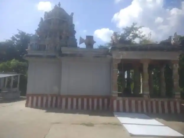 Arulmigu Vadakku Vayil Sellayee Amman Temple, Kalvelipatti - 625221 அருள்மிகு வடக்குவாயில் செல்லாயி அம்மன் திருக்கோயில், கல்வெளிப்பட்டி - 625221, Madurai - Ancient Temple Architecture and History Image 3