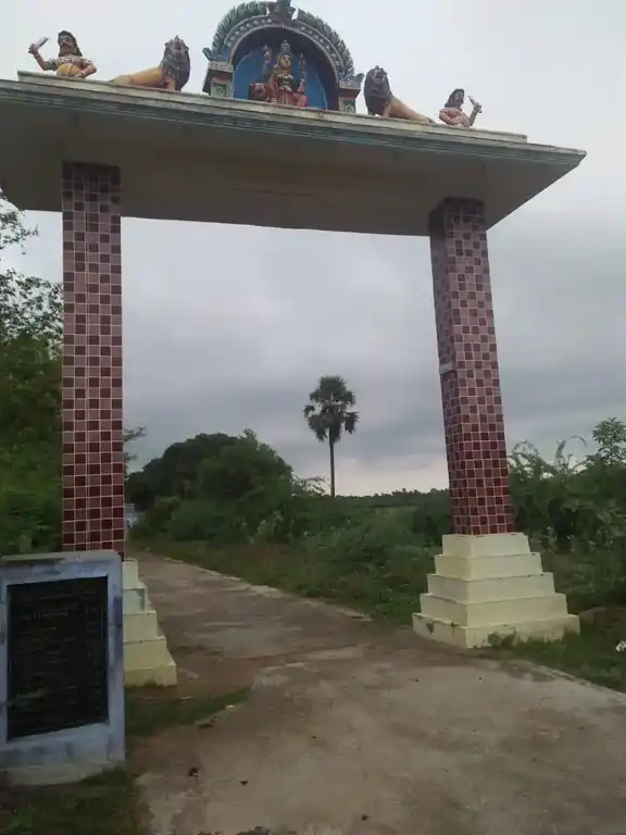 Arulmigu Vadakkuva Selviamman Temple, Village North West Side, Templekulam - 627413 அருள்மிகு வடக்குவாச் செல்வி அம்மன் திருக்கோயில், Village North West Side, Templekulam - 627413, Tirunelveli - Ancient Temple Architecture and History Image 2