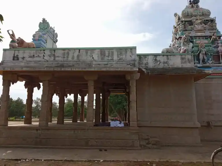 Arulmigu Vadakkuvasal Cellayeamman Temple, Kalappanpatti - 625529