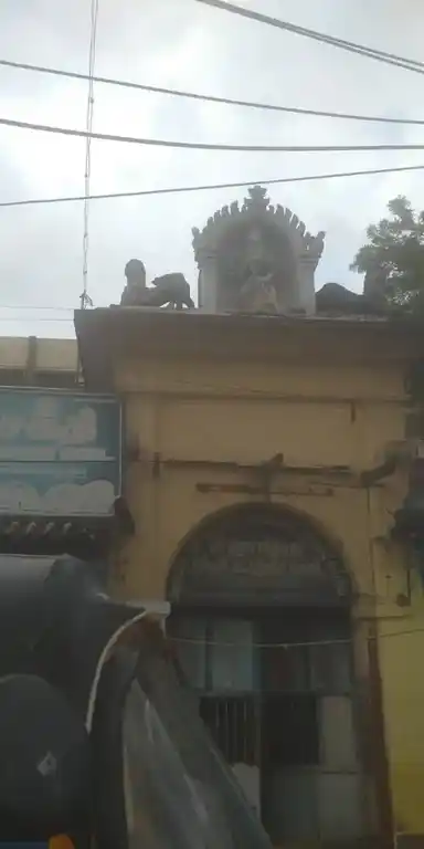 Arulmigu Vadaku Vasal Kaliyammman And Vadapathira Kaliyamman Temple, Cinthamani, Thiruchirappalli - 620002 Arulmigu Vadaku Vasal Kaliyammman and Vadapathira Kaliyamman Temple, Cinthamani, Thiruchirappalli - 620002, Thiruchirappalli - Ancient Temple Architecture and History Image 2