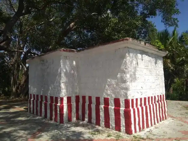 Arulmigu Vadakuvai Selliamman Temple, Karadikal - 625514 வடக்குவாசல் செல்லாயி அம்மன் கோயில், Karadikal, Karadikal - 625514, Madurai - Ancient Temple Architecture and History Image 4