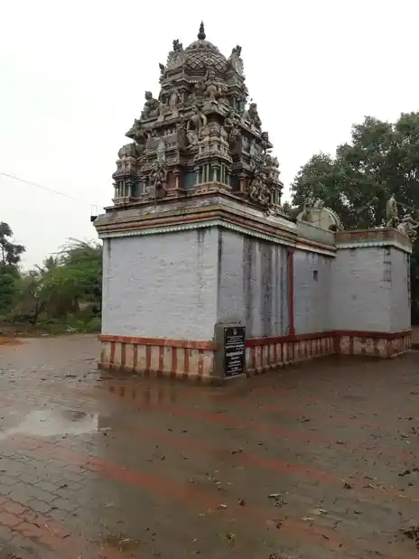 Arulmigu Vadakuvasal Sellaiyee Amman Temple, Muduvarpatti - 625503 அருள்மிகு வடக்குவாசல் செல்லாயி அம்மன் திருக்கோயில், மடுவார்பட்டி - 625503, Madurai - Ancient Temple Architecture and History Image 4