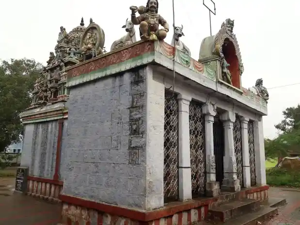 Arulmigu Vadakuvasal Sellaiyee Amman Temple, Muduvarpatti - 625503 அருள்மிகு வடக்குவாசல் செல்லாயி அம்மன் திருக்கோயில், மடுவார்பட்டி - 625503, Madurai - Ancient Temple Architecture and History Image 5