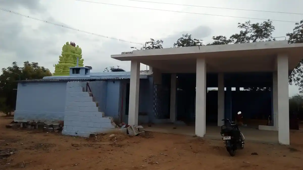 Arulmigu Vadakuvaselvi Amman Temple, Madavarvillagam, Pappankulam, Pappankulam - 627423 அருள்மிகு வடக்குவாச்செல்வியம்மன் திருக்கோயில், மடவாா்விளாகம், பாப்பான்குளம், மடவாா்விளாகம், பாப்பான்குளம் - 627423, Tenkasi - Ancient Temple Architecture and History Image 3