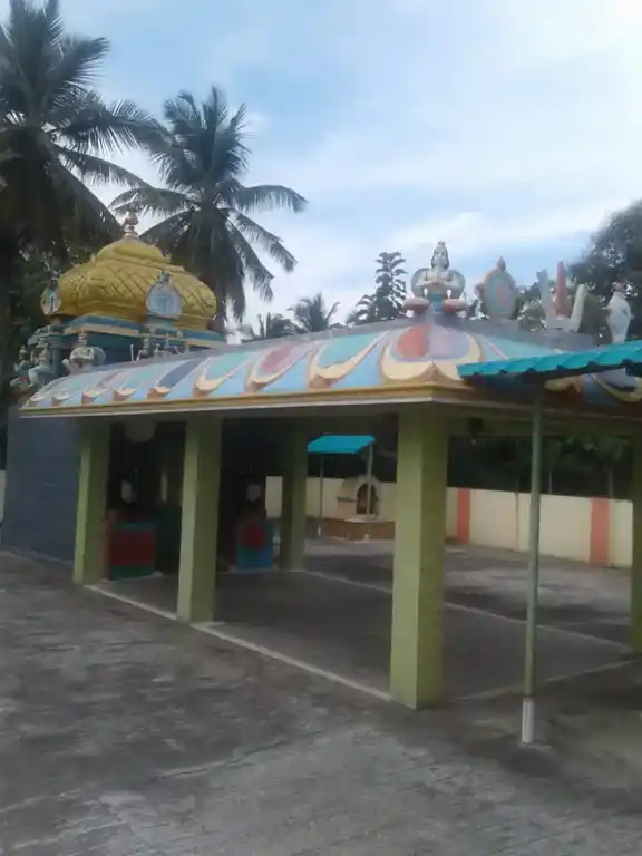 Arulmigu Vadamalai Sendrayaperumal Temple, Sundakkadu, Thumbipadi - 636305 அருள்மிகு வடமலை சென்றாயபெருமாள் திருக்கோயில், Sundakkadu, Thumbipadi - 636305, Salem - Ancient Temple Architecture and History Image 3