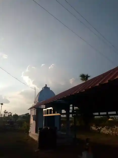 Arulmigu Vadamalairayaperumal Temple, Mavureddipatty - 637212 அருள்மிகு வடமலைராயப் பெருமாள் திருக்கோயில், Mavureddipatty - 637212, Namakkal - Ancient Temple Architecture and History Image 3