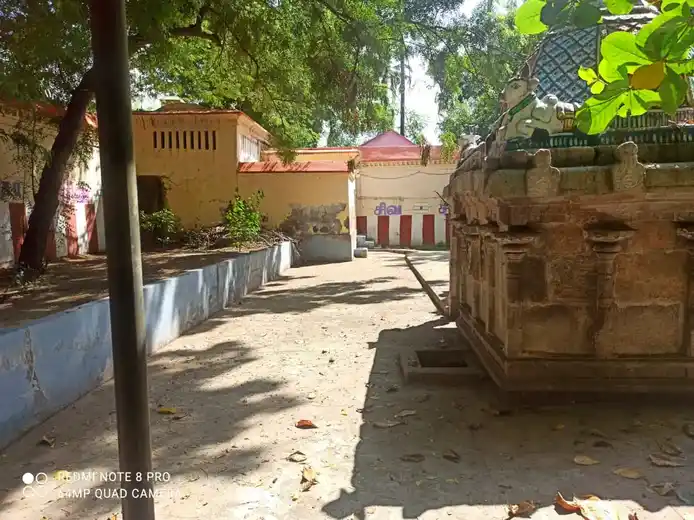 Arulmigu Vadamulaswarar Temple, Thiruvalampollil - 613103 அருள்மிகு வடமுலேசுவரர் திருக்கோயில், Thiruvalampollil - 613103, Thanjavur - Ancient Temple Architecture and History Image 9