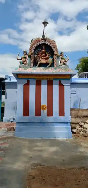 Arulmigu Vadapathirakaliamman Temple, Middle Of The Street, Kallidaikurichi - 627416 அருள்மிகு வடபத்திர காளியம்மன் திருக்கோயில், Middle Of The Street, Kallidaikurichi - 627416, Tirunelveli - Ancient Temple Architecture and History Image 4