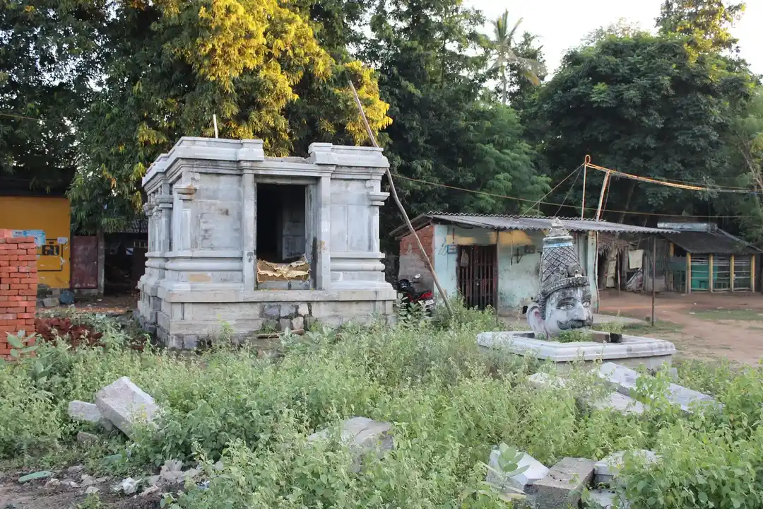 Arulmigu Vadapathra Kaliyamman, Mariyamman, Thiroupathyamman Temple, Thirumangalakudi - 612102 அருள்மிகு வடபத்ரகாளியம்மன் திருக்கோயில், திருமங்கலக்குடி - 612102, Thanjavur - Ancient Temple Architecture and History Image 2