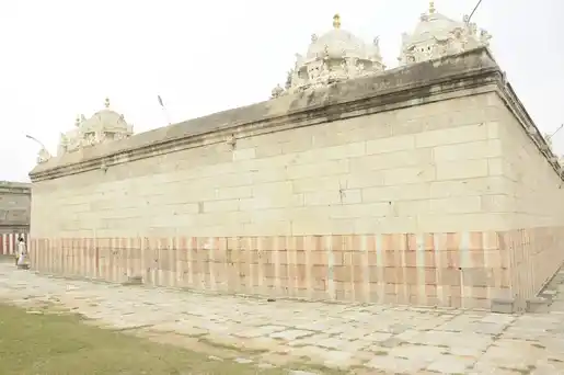 Arulmigu Vadaranyeeswarar Temple, Tiruvalangadu - 631210 அருள்மிகு வடாரண்யேஸ்வரர் திருக்கோயில், திருவாலங்காடு - 631210, Tiruvallur - Ancient Temple Architecture and History Image 5