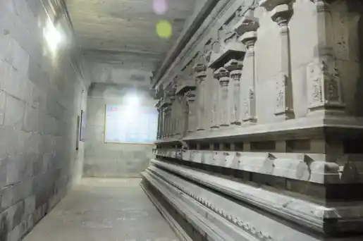 Arulmigu Vadaranyeeswarar Temple, Tiruvalangadu - 631210 அருள்மிகு வடாரண்யேஸ்வரர் திருக்கோயில், திருவாலங்காடு - 631210, Tiruvallur - Ancient Temple Architecture and History Image 8