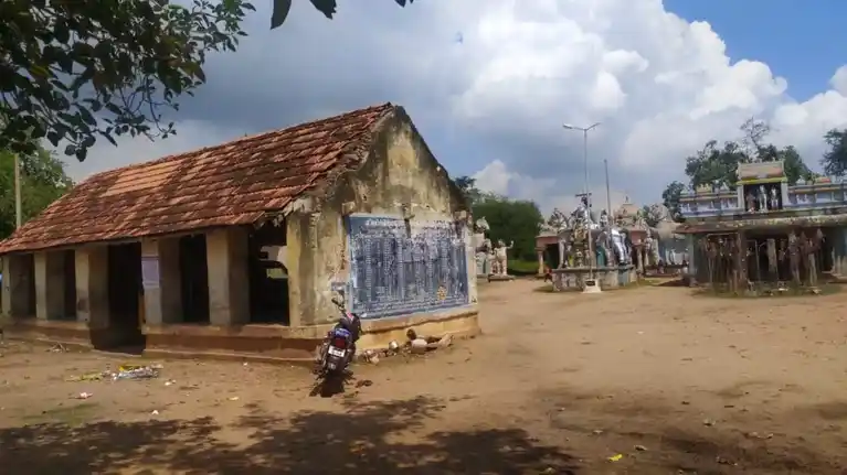 Arulmigu Vadathali Ayyanar Temple, Marungapuri - 621305 Arulmigu vadathali Ayyanar temple, Marungapuri - 621305, Thiruchirappalli - Ancient Temple Architecture and History Image 4