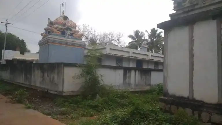 Arulmigu Vadugachiyamman Temple, Vallathirakkottai - 622303 அருள்மிகு வடுகச்சியம்மன் திருக்கோயில், Vallathirakkottai - 622303, Pudukkottai - Ancient Temple Architecture and History Image 5