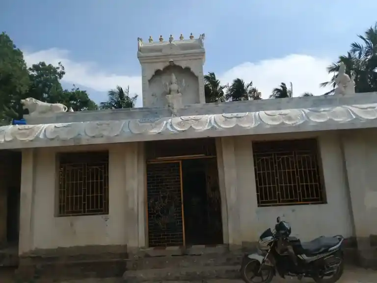 Arulmigu Vadugayee Amman Temple, Mathur - 614206 Arulmigu Vadugayee Amman Temple, Mathur - 614206, Thanjavur - Ancient Temple Architecture and History Image 2