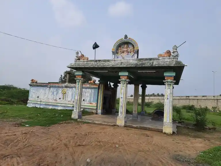 Arulmigu Vadukathaamman Temple, End Of The Village, Arumanthai - 601204 அருள்மிகு வடுகாத்தஅம்மன் திருக்கோயில், End Of The Village, Arumanthai - 601204, Tiruvallur - Ancient Temple Architecture and History Image 5