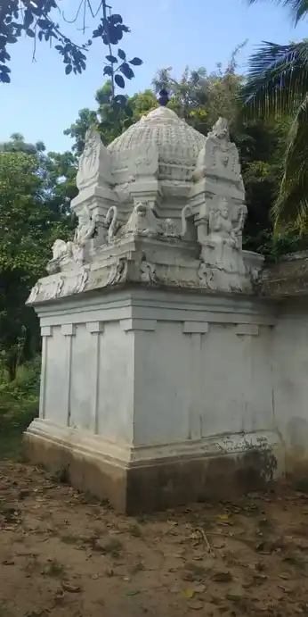 Arulmigu Vaduvachiyamman Temple, Kallarnatham - 614301 அருள்மிகு வடுவச்சியம்மன் திருக்கோயில், Kallarnatham - 614301, Thanjavur - Ancient Temple Architecture and History Image 2