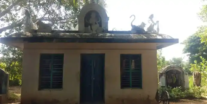 Arulmigu Vaduvachiyamman Temple, Kallarnatham - 614301 அருள்மிகு வடுவச்சியம்மன் திருக்கோயில், Kallarnatham - 614301, Thanjavur - Ancient Temple Architecture and History Image 3