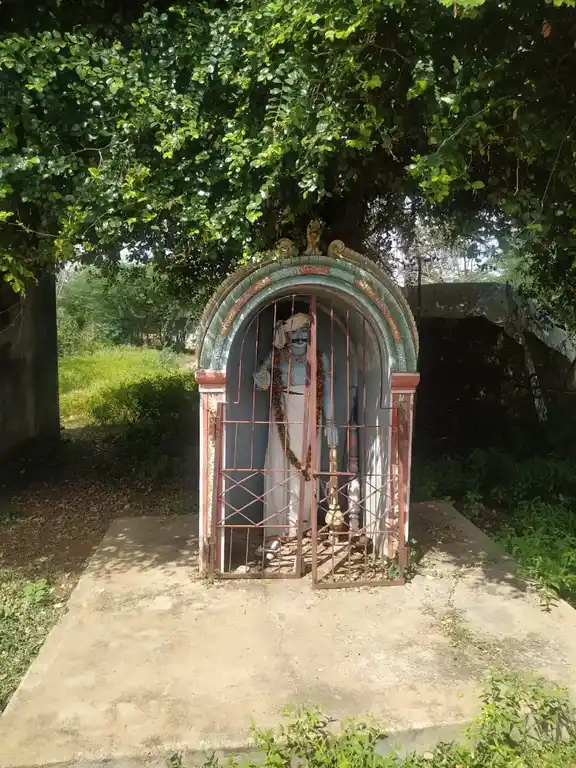 Arulmigu Vaduvachiyar Maduraiveeran Temple, Neppugai - 613301 அருள்மிகு வடுவாச்சியார் மதுரைவீரன் திருக்கோயில், Neppugai - 613301, Pudukkottai - Ancient Temple Architecture and History Image 5