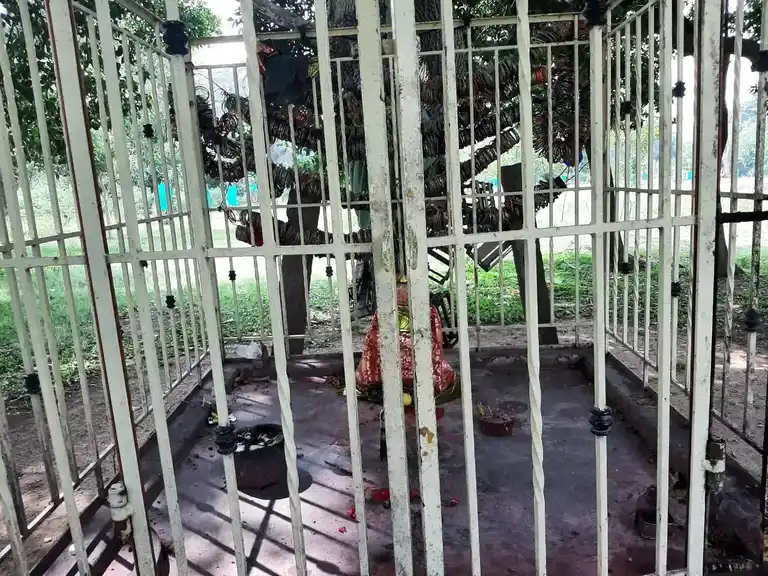 Arulmigu Vaigai Karuppar Temple, Kandanoor - 630104 Arulmigu Vaigai Karuppar Temple, Kandanoor - 630104, Sivagangai - Ancient Temple Architecture and History Image 3