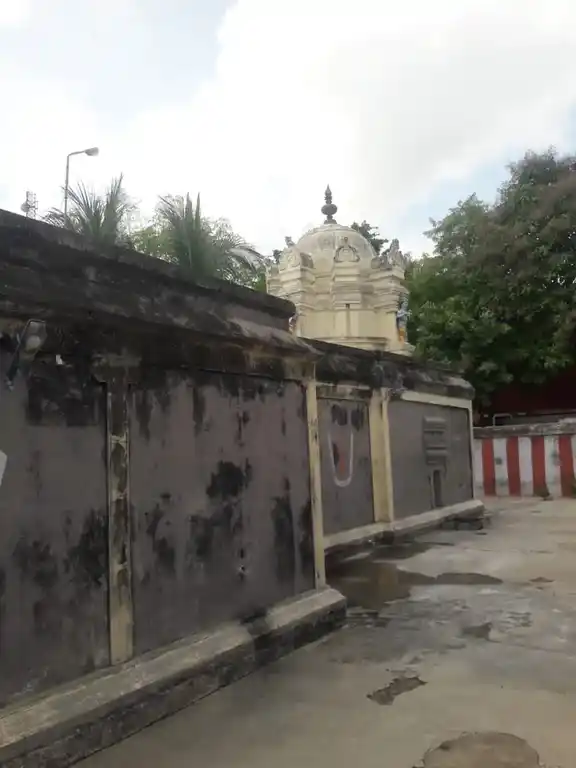 Arulmigu Vaigunda Perumal Lakshmi Narayana Perumal Sanjeeverayar Temple, Kilpennathur - 604601 அருள்மிகு வைகுண்டபெருமாள்,லட்சுமி நாராயணபெருமாள் , சஞ்சீவிராயர் திருக்கோயில், Kilpennathur - 604601, Tiruvannamalai - Ancient Temple Architecture and History Image 4