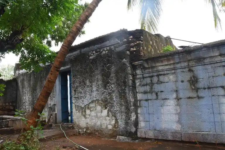 Arulmigu Vaigunda Perumal Temple, Ottapidaram - 628401 அருள்மிகு வைகுண்ட பெருமாள் திருக்கோயில், Ottapidaram - 628401, Thoothukudi - Ancient Temple Architecture and History Image 2