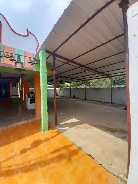 Arulmigu Vairavan Onthaiamman Temple, Thiruvalavayanalur - 625221 அருள்மிகு வைரவன் ஒந்தாயம்மன் திருக்கோயில், Thiruvalavayanalur - 625221, Madurai - Ancient Temple Architecture and History Image 2