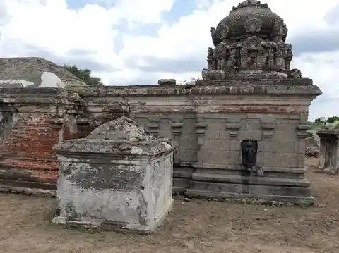 Arulmigu Vaithiyanatha Swami and Varaharaja Perumal Temple, Rettakuriji - 606304 அருள்மிகு கைத்தவநாதீஸ்வரர் மற்றும் வரதராஜப்பெருமாள் திருக்கோயில், ரெட்டகுறிஞ்சி - 606304, Cuddalore - Ancient Temple Architecture and History Image 4