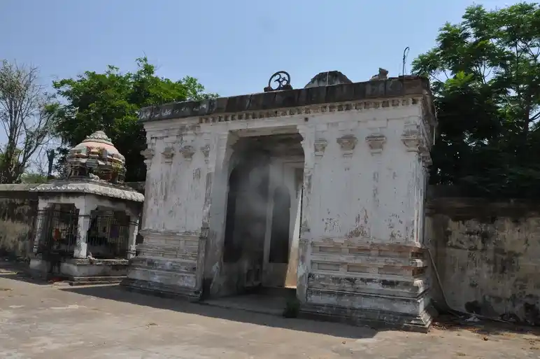Arulmigu Vajradhambeswara Swamy Temple, Keezhakattur - 609807 அருள்மிகு வஜ்ரதம்பேஸ்வரர் சுவாமி திருக்கோயில், Keezhakattur - 609807, Thanjavur - Ancient Temple Architecture and History Image 4