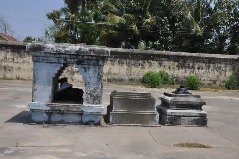 Arulmigu Vajradhambeswara Swamy Temple, Keezhakattur - 609807 அருள்மிகு வஜ்ரதம்பேஸ்வரர் சுவாமி திருக்கோயில், Keezhakattur - 609807, Thanjavur - Ancient Temple Architecture and History Image 6