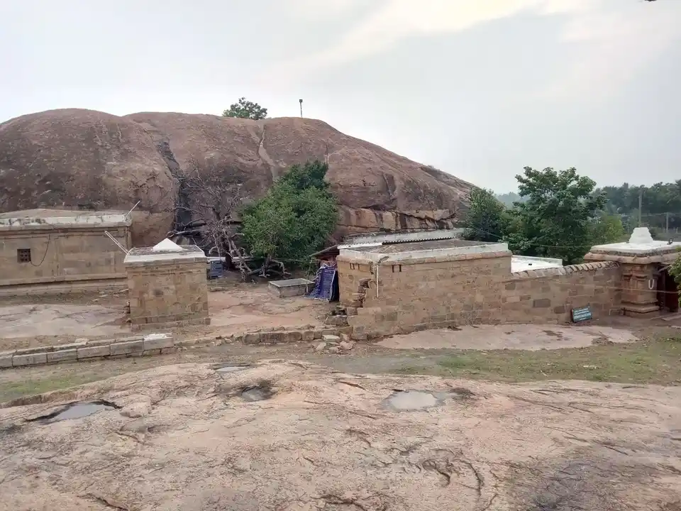 Arulmigu Vakiesvaramudaiyar Temple, Killukottai, Kulathur Taluk - 622502 அருள்மிகு வாகீஸ்வரமுடையார் திருக்கோயில், கிள்ளுக்கோட்டை, குளத்தூர் வட்டம் - 622502, Pudukkottai - Ancient Temple Architecture and History Image 13