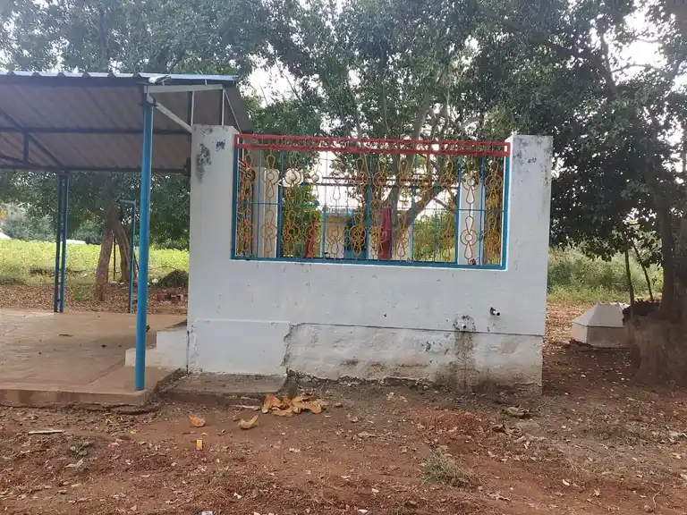 Arulmigu Valaikattukaruppannaswamy Temple, Periya Pallamparai - 637404 அருள்மிகு வாழைக்காட்டுக் கருப்பண்ணசாமி திருக்கோயில், பெரிய பள்ளம்பாறை - 637404, Namakkal - Ancient Temple Architecture and History Image 2