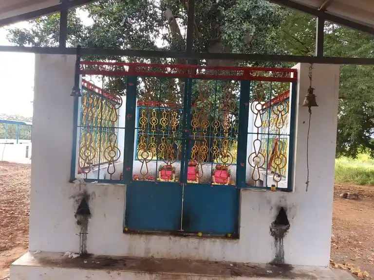 Arulmigu Valaikattukaruppannaswamy Temple, Periya Pallamparai - 637404 அருள்மிகு வாழைக்காட்டுக் கருப்பண்ணசாமி திருக்கோயில், பெரிய பள்ளம்பாறை - 637404, Namakkal - Ancient Temple Architecture and History Image 4