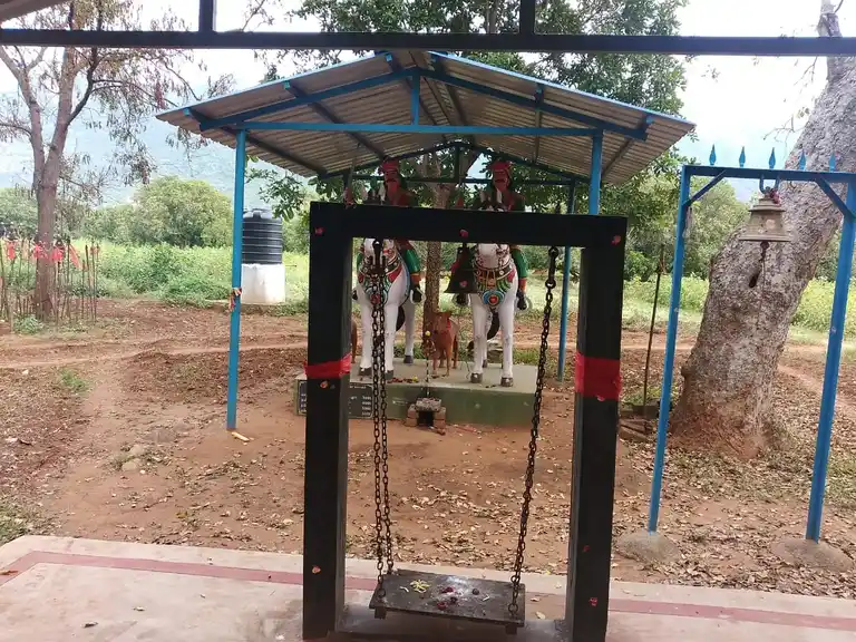 Arulmigu Valaikattukaruppannaswamy Temple, Periya Pallamparai - 637404 அருள்மிகு வாழைக்காட்டுக் கருப்பண்ணசாமி திருக்கோயில், பெரிய பள்ளம்பாறை - 637404, Namakkal - Ancient Temple Architecture and History Image 5