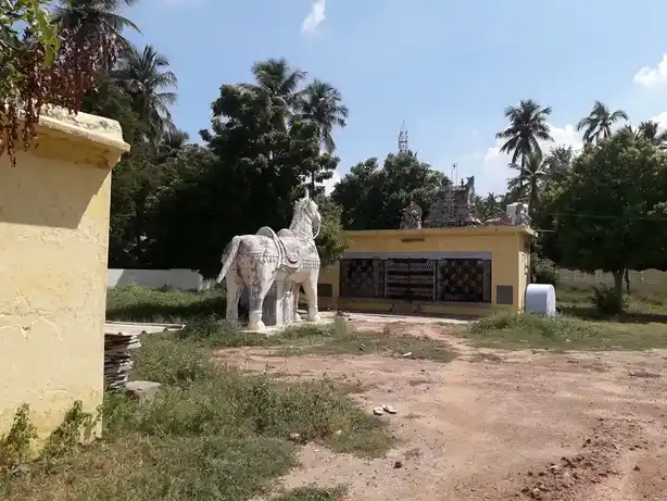 Arulmigu Valangiyamman Temple, Near Railway Stationthotakurichi, Thotakurichi - 639001 Arulmigu Valangiyamman Temple, Near Railway Stationthotakurichi, Thotakurichi - 639001, Karur - Ancient Temple Architecture and History Image 2