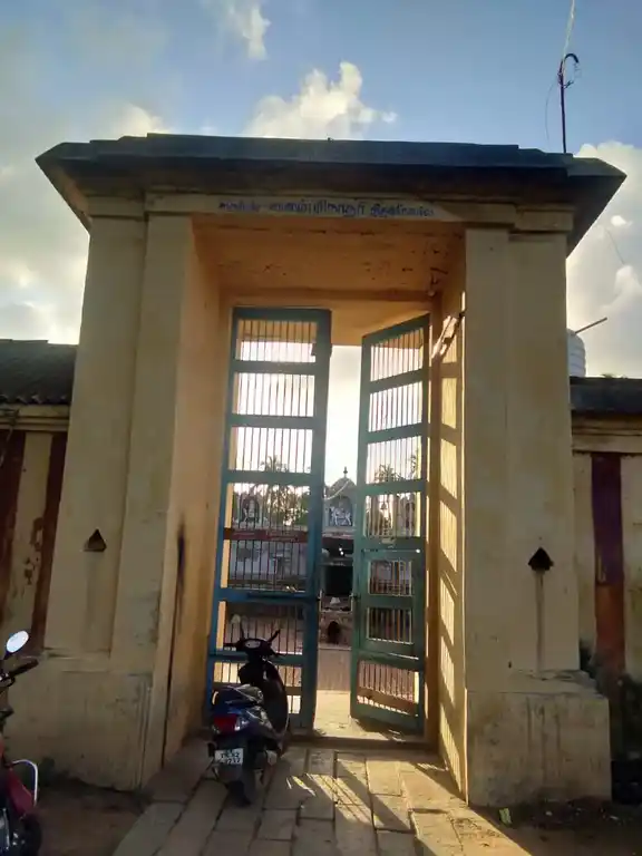 Arulmigu Valapuranathar Temple, Melaperumpallam - 609107 அருள்மிகு வலம்புரநாதர் சுவாமி திருக்கோயில், Melaperumpallam - 609107, Mayiladuthurai - Ancient Temple Architecture and History Image 4