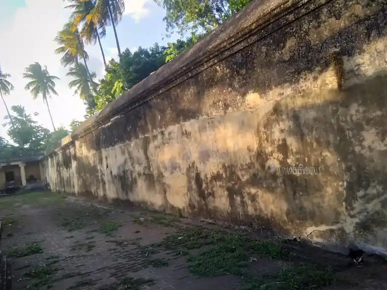 Arulmigu Valapuranathar Temple, Melaperumpallam - 609107 அருள்மிகு வலம்புரநாதர் சுவாமி திருக்கோயில், Melaperumpallam - 609107, Mayiladuthurai - Ancient Temple Architecture and History Image 5